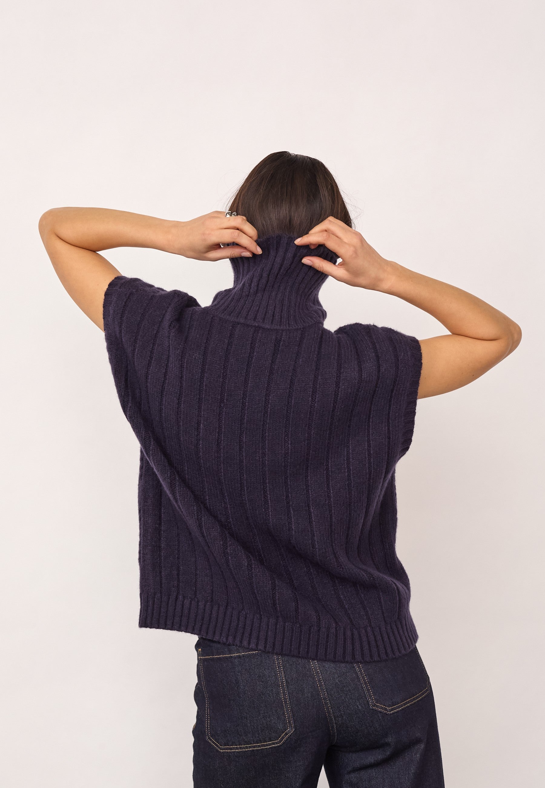 32222 RowCC Oversize Cable Knit Vest - Navy - Co'couture
