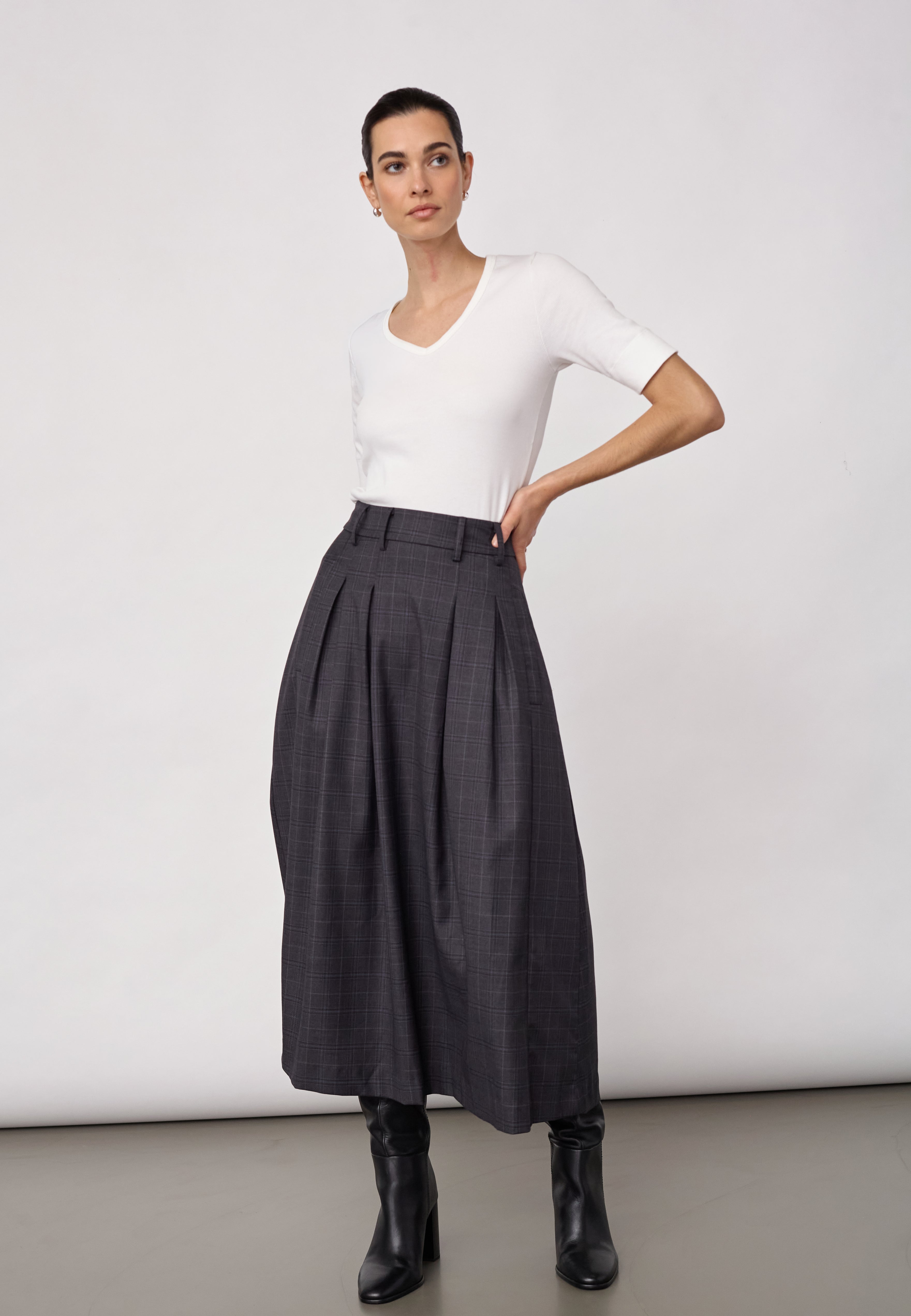 EloraCC Check Pleat Skirt - Dark Grey - Co'couture