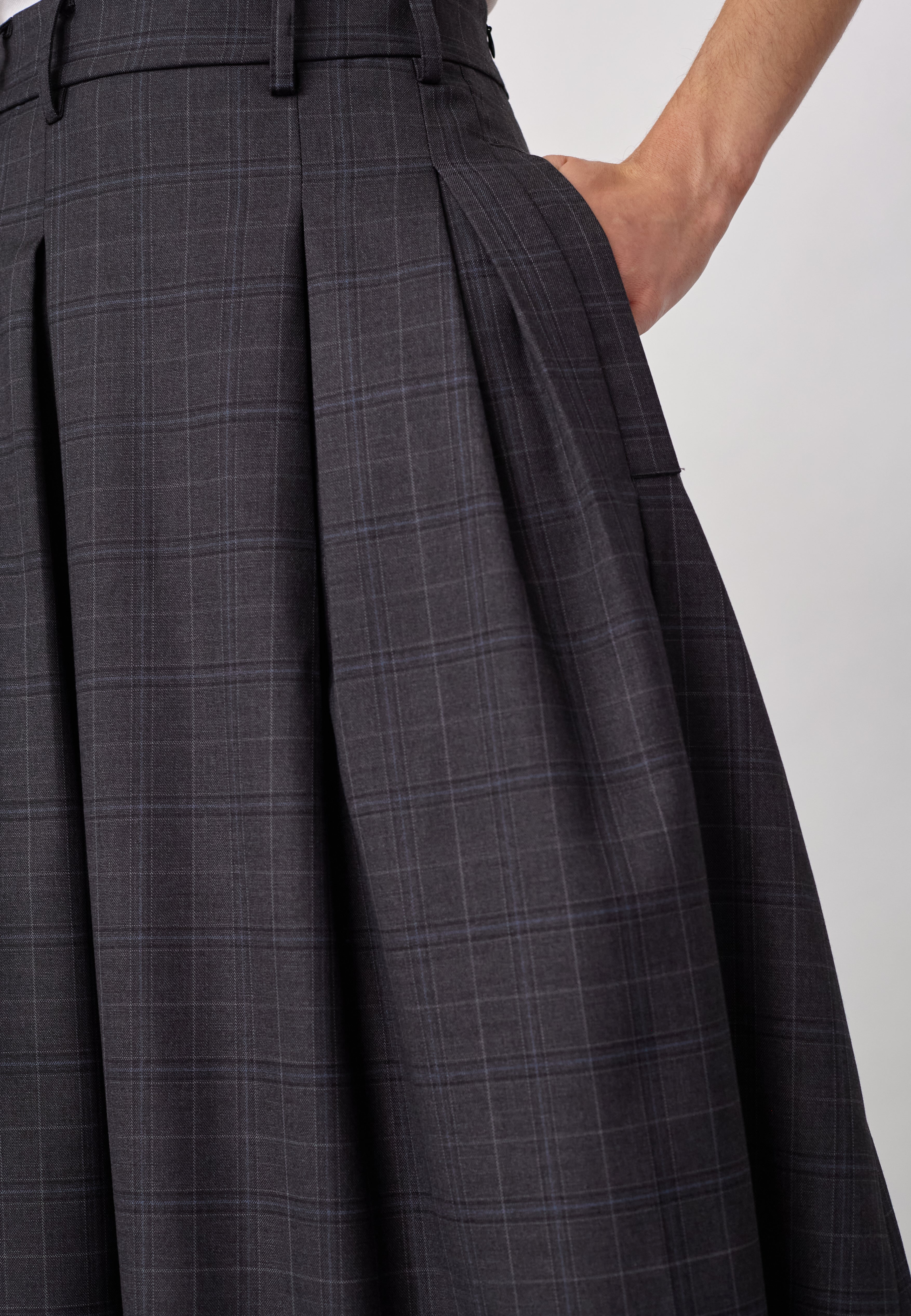 EloraCC Check Pleat Skirt - Dark Grey - Co'couture