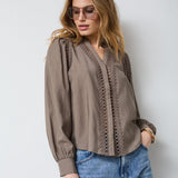 NotisCC Lace V - Shirt - Walnut - Co'couture