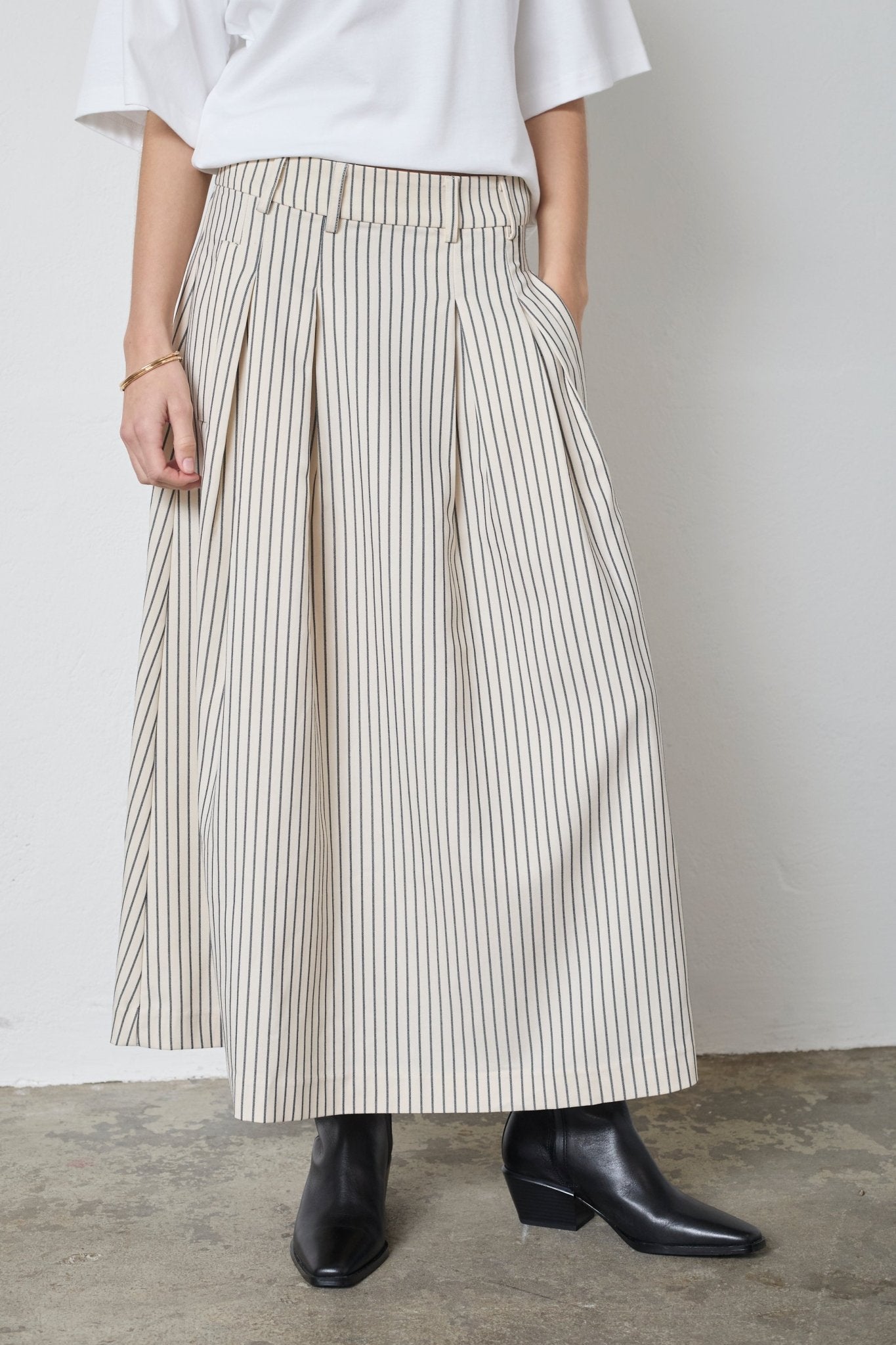 SalvieCC Anya Pleat Skirt - White - Co'couture