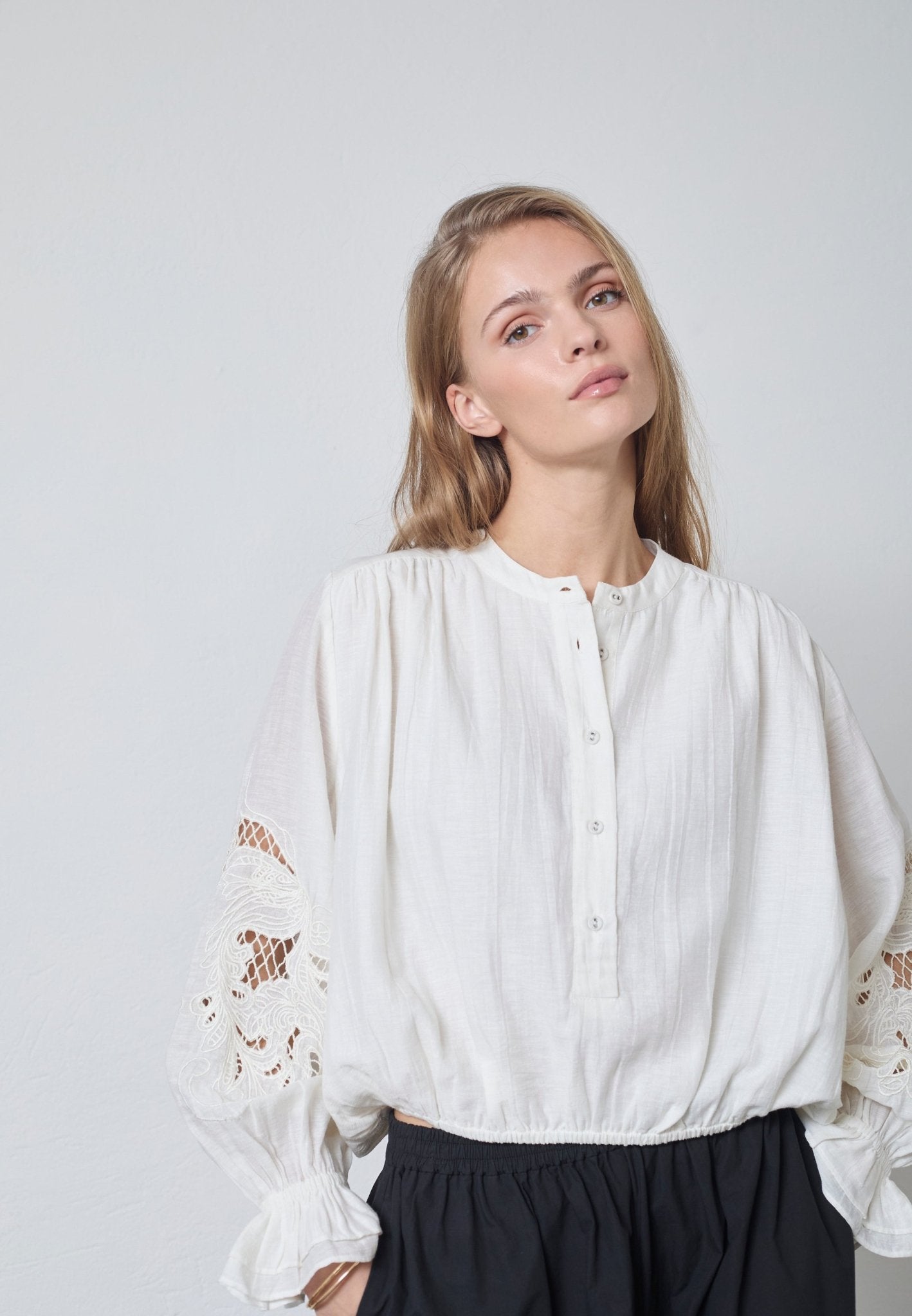StinaCC Emb Blouse - Off white - Co'couture